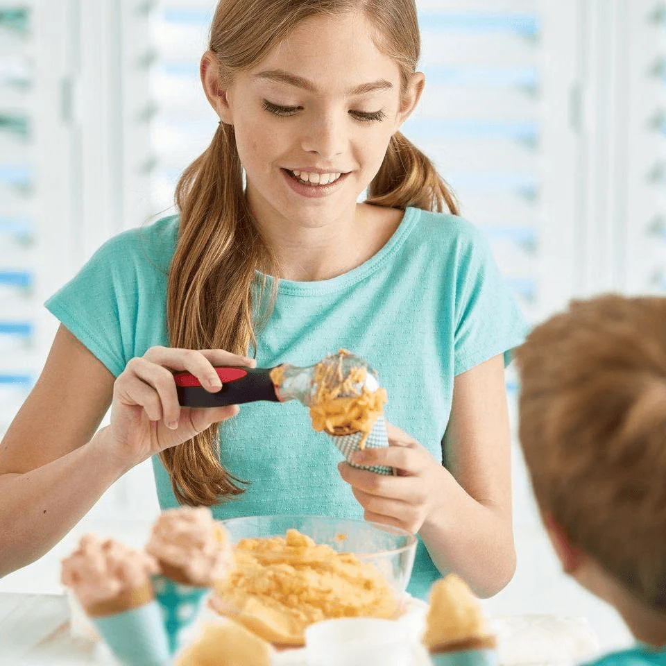 Tupperware® Ice Cream Scoop | Easy Grip Scooper for Frozen Desserts - Image 3